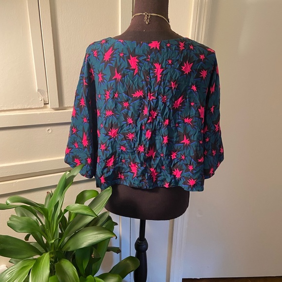 “Kate Spade Saturday” Open Sleeve Top - Picture 4 of 5